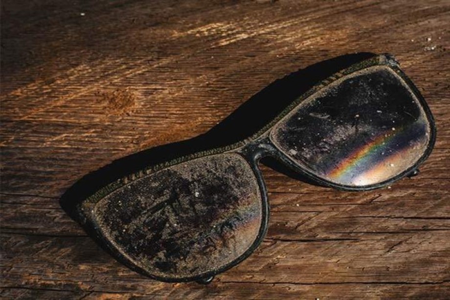 6 simple ways of eliminating scratches from your eyeglasses and sunglasses